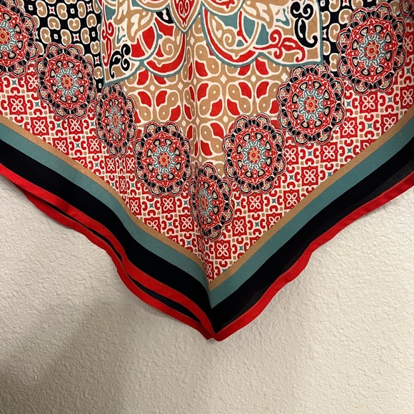 Heart Soul V-Neck Blouse! Large - Picture 6 of 10